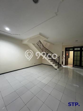 Rumah di Pakuwon City, Surabaya, LT 120m² LB 200m² Rumah di Pakuwon City, Surabaya, LT 120m² LB 200m²