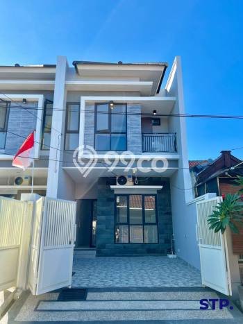 Rumah LT 70m² / LB 115m² Area Strategis di Rungkut, Surabaya Rumah LT 70m² / LB 115m² Area Strategis di Rungkut, Surabaya