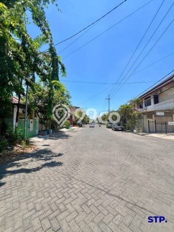 Rumah Elit LB 140m2 Siap Pakai Desain Elegan di Manyar, Surabaya Rumah Elit LB 140m2 Siap Pakai Desain Elegan di Manyar, Surabaya