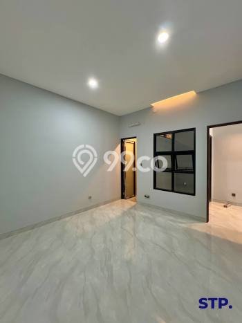 Rumah Bagus di , Surabaya, LT 111m2m², LB 156m2m² Rumah Bagus di , Surabaya, LT 111m2m², LB 156m2m²