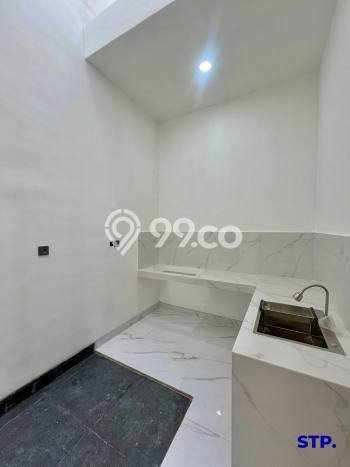 Rumah Luas Asri 4 KT Siap Pakai di Manyar Surabaya Rumah Luas Asri 4 KT Siap Pakai di Manyar Surabaya