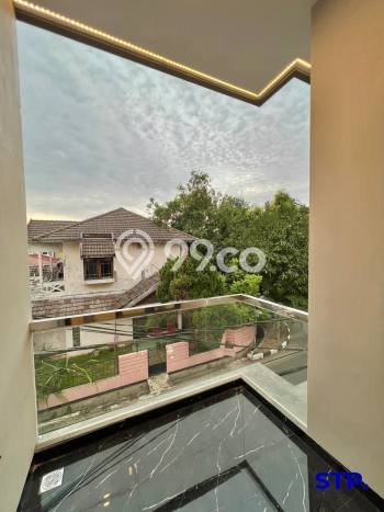 DIJUAL CEPAT! Rumah Manyar, Surabaya, Luas 117m2m² LB 190m2m² DIJUAL CEPAT! Rumah Manyar, Surabaya, Luas 117m2m² LB 190m2m²