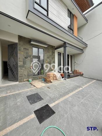 Rumah Mewah LB 210m2 Siap Pakai Desain Elegan di Pakuwon City, Surabaya Rumah Mewah LB 210m2 Siap Pakai Desain Elegan di Pakuwon City, Surabaya