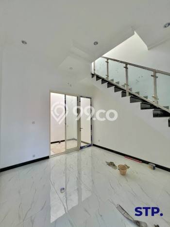 Rumah Modern area Pakuwon City, Surabaya, LT 75m² Bangunan 115m² Rumah Modern area Pakuwon City, Surabaya, LT 75m² Bangunan 115m²