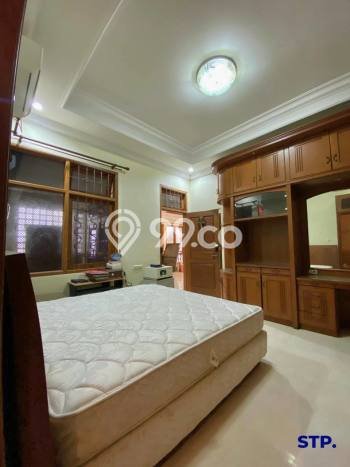 Siap Huni Hunian Elit 4 Kamar di Rungkut Dekat ke Mana Saja Siap Huni Hunian Elit 4 Kamar di Rungkut Dekat ke Mana Saja