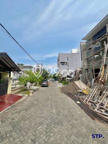 Rumah Luas Asri 3 KT Siap Pakai di Manyar Surabaya Rumah Luas Asri 3 KT Siap Pakai di Manyar Surabaya