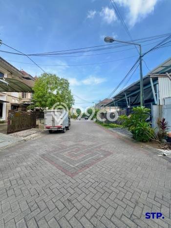 Rumah Luas Asri 4 KT Siap Pakai di Manyar Surabaya Rumah Luas Asri 4 KT Siap Pakai di Manyar Surabaya