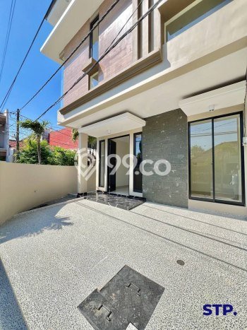 Rumah Lokasi Strategis kawasan Pakuwon City, Surabaya, LT 107m² Bangunan 135m² Rumah Lokasi Strategis kawasan Pakuwon City, Surabaya, LT 107m² Bangunan 135m²