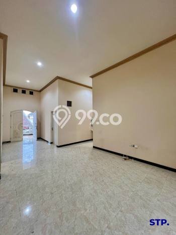 Ready to Use! Luxury House LT 252m2 Desain Elegan di Pakuwon City Ready to Use! Luxury House LT 252m2 Desain Elegan di Pakuwon City