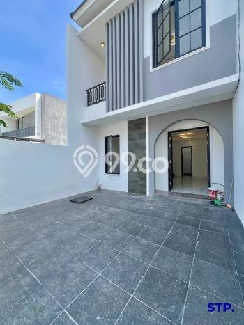 Rumah Luas Asri 4 KT Siap Pakai di Manyar Surabaya Rumah Luas Asri 4 KT Siap Pakai di Manyar Surabaya