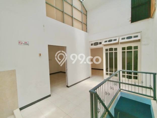 HARGA SPECIAL! Rumah Nyaman area Rungkut, Surabaya, LT 160m2m² Bangunan 240m2m² Bisa Nego! HARGA SPECIAL! Rumah Nyaman area Rungkut, Surabaya, LT 160m2m² Bangunan 240m2m² Bisa Nego!