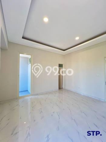 Rumah Terawat 4 KT 3 KM di Kawasan Komersial , Surabaya Rumah Terawat 4 KT 3 KM di Kawasan Komersial , Surabaya