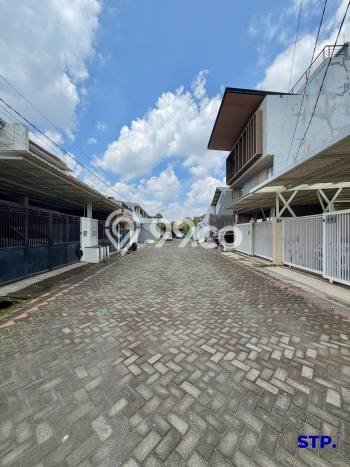 Hunian Nyaman Asri 3 KT Siap Huni di Manyar Surabaya Hunian Nyaman Asri 3 KT Siap Huni di Manyar Surabaya