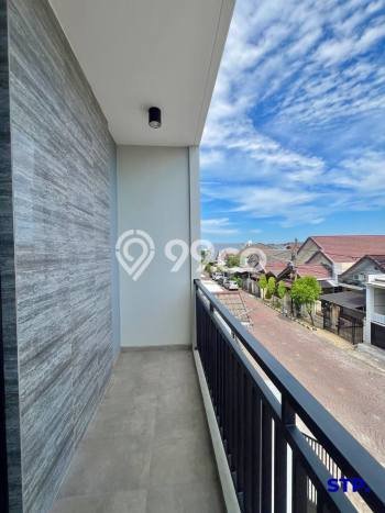 Kesempatan Investasi Rumah Terawat di Kawasan Rungkut, Surabaya Kesempatan Investasi Rumah Terawat di Kawasan Rungkut, Surabaya