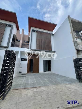 Rumah Bagus di , Surabaya, LT 111m2m², LB 156m2m² Rumah Bagus di , Surabaya, LT 111m2m², LB 156m2m²