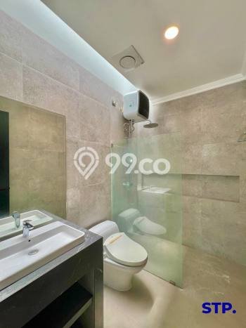 LISTING BARU! Rumah Premium di Manyar, Luas 227m² LB 250m² LISTING BARU! Rumah Premium di Manyar, Luas 227m² LB 250m²