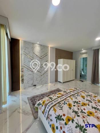 Jual Rumah Mewah Megah Dengan View Eksklusif di Pakuwon City, Surabaya Jual Rumah Mewah Megah Dengan View Eksklusif di Pakuwon City, Surabaya