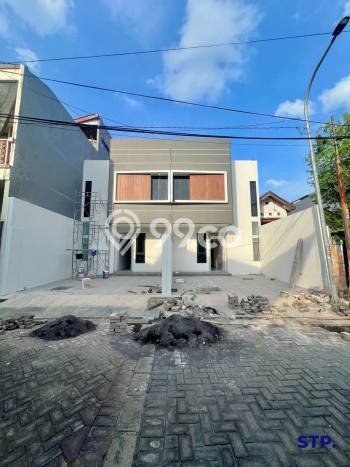 Rumah Minimalis 3 Kamar LT 82m2 di Pakuwon City Rumah Minimalis 3 Kamar LT 82m2 di Pakuwon City