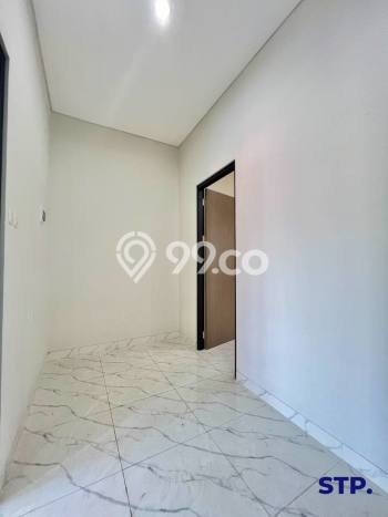 Rumah LT 70m² / LB 115m² Area Strategis di Rungkut, Surabaya Rumah LT 70m² / LB 115m² Area Strategis di Rungkut, Surabaya