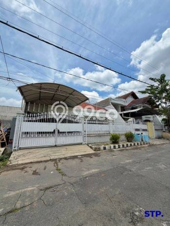 Rumah Luxury Modern Siap Huni di Pakuwon City Surabaya Rumah Luxury Modern Siap Huni di Pakuwon City Surabaya