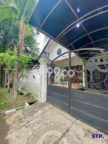 Jual Rumah Strategis Bagus Punya 2 KT di Rungkut Surabaya SHM Jual Rumah Strategis Bagus Punya 2 KT di Rungkut Surabaya SHM