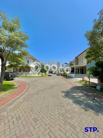 Rumah Terawat di , Surabaya, Luas Tanah 198m2m², Luas Bangunan 250m2m² Rumah Terawat di , Surabaya, Luas Tanah 198m2m², Luas Bangunan 250m2m²