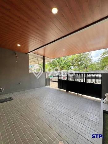 Rumah Modern 4 KT di Manyar Surabaya Unfurnished Rumah Modern 4 KT di Manyar Surabaya Unfurnished