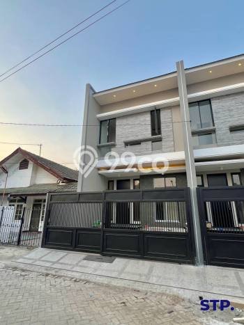 Hunian Nyaman Asri 3 KT Siap Pakai di Manyar Surabaya Hunian Nyaman Asri 3 KT Siap Pakai di Manyar Surabaya