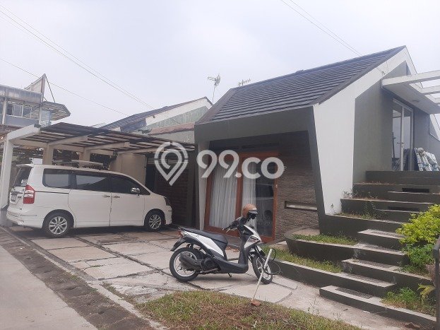 Rumah Mewah LB 210m2 Siap Huni Desain Elegan di Cigadung, Bandung Rumah Mewah LB 210m2 Siap Huni Desain Elegan di Cigadung, Bandung