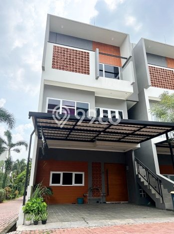 For Sale Rumah Mewah Exclusive di Jagakarsa, Jakarta Selatan For Sale Rumah Mewah Exclusive di Jagakarsa, Jakarta Selatan