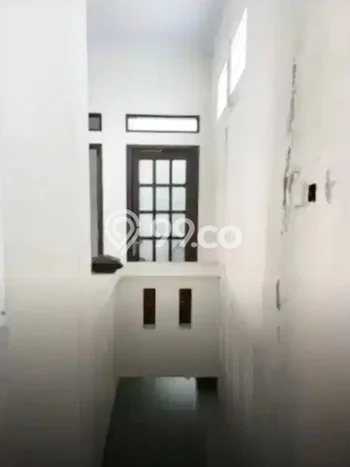 Rumah Modern 2 KT LT 122m2 di Lenteng Agung Rumah Modern 2 KT LT 122m2 di Lenteng Agung