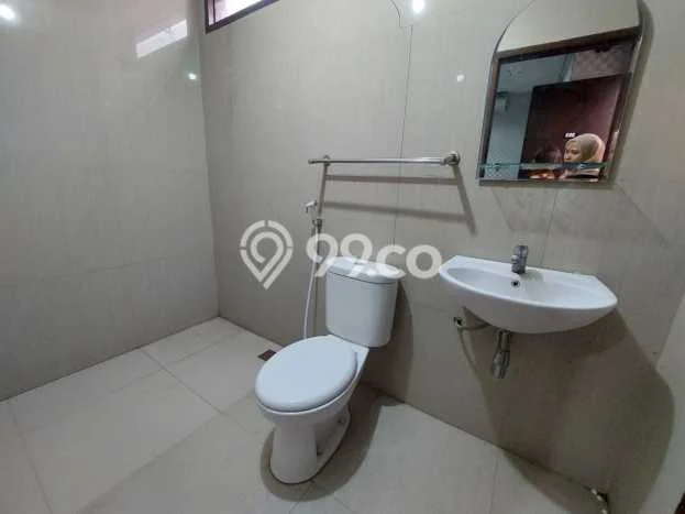 Disewakan Rumah Kost Aktif Guest House di Sayap Setraduta Disewakan Rumah Kost Aktif Guest House di Sayap Setraduta