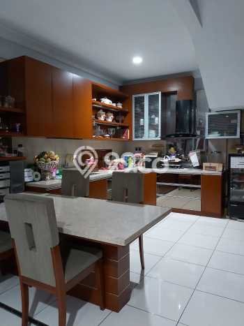 Siap Huni Rumah Mewah 5 Kamar di Regol Dekat ke Mana Pun Siap Huni Rumah Mewah 5 Kamar di Regol Dekat ke Mana Pun