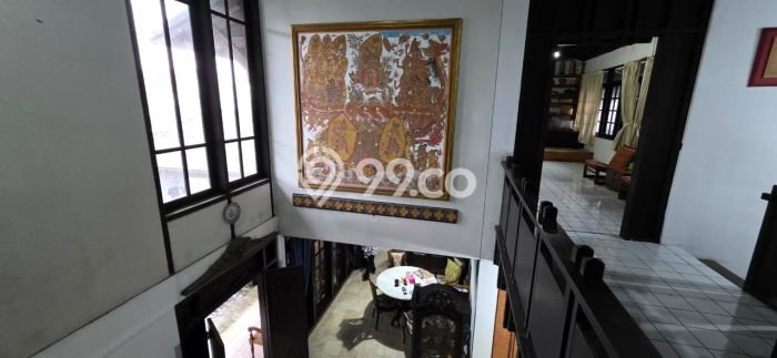 Ready to Use! Luxury House LT 678m2 Desain Elegan di Sayap Dago Ready to Use! Luxury House LT 678m2 Desain Elegan di Sayap Dago