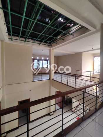 Disewakan! Rumah 6 Kamar Tidur &
3 Kamar Mandi di Pasteur, Bandung Disewakan! Rumah 6 Kamar Tidur &
3 Kamar Mandi di Pasteur, Bandung