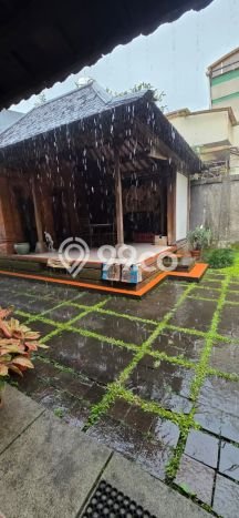 Ready to Use! Luxury House LT 678m2 Desain Elegan di Sayap Dago Ready to Use! Luxury House LT 678m2 Desain Elegan di Sayap Dago