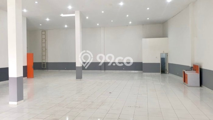 PRIME LOCATION! Gudang di Kembangan, Luas 800m², Area Ramai, Ready Untuk Digunakan PRIME LOCATION! Gudang di Kembangan, Luas 800m², Area Ramai, Ready Untuk Digunakan