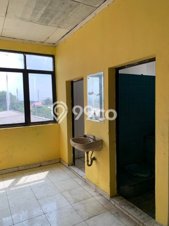 LOKASI STRATEGIS! Ruko di Cipondoh, Luas 350m², Kawasan Komersial LOKASI STRATEGIS! Ruko di Cipondoh, Luas 350m², Kawasan Komersial