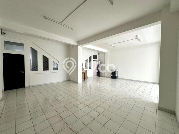 AREA BISNIS! Ruko di , Luas 600m2m², Akses Utama AREA BISNIS! Ruko di , Luas 600m2m², Akses Utama