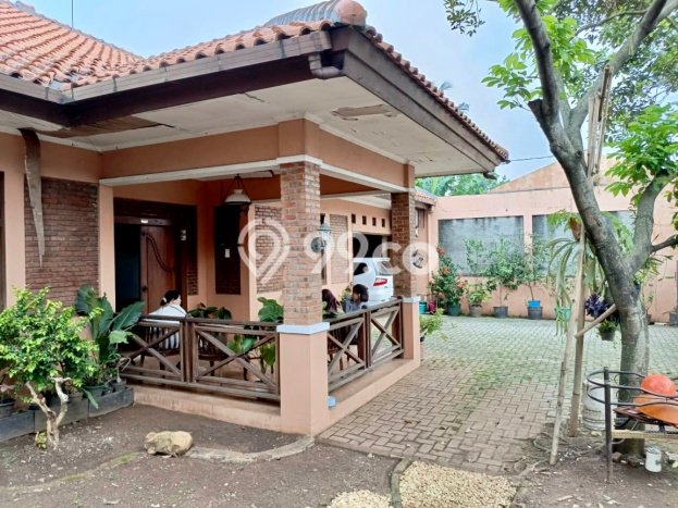 Rumah Strategis di Pamulang, Akses ke Pamulang, Tangerang Selatan, Tangerang Selatan - 3 KT Rumah Strategis di Pamulang, Akses ke Pamulang, Tangerang Selatan, Tangerang Selatan - 3 KT