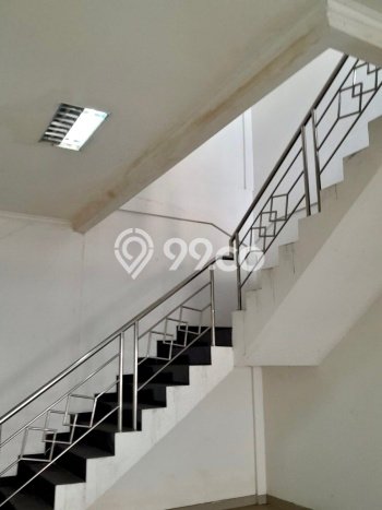 LOKASI STRATEGIS! Ruko di Otista, Luas 270m², Kawasan Berkembang LOKASI STRATEGIS! Ruko di Otista, Luas 270m², Kawasan Berkembang