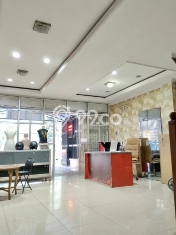 INVESTASI POTENSIAL! Ruko Kawasan Pinang, Luas 144m², Potensi Keramaian Tinggi INVESTASI POTENSIAL! Ruko Kawasan Pinang, Luas 144m², Potensi Keramaian Tinggi