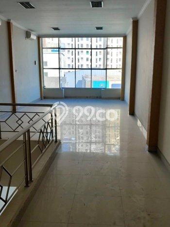 LOKASI STRATEGIS! Ruko di Otista, Luas 270m², Kawasan Berkembang LOKASI STRATEGIS! Ruko di Otista, Luas 270m², Kawasan Berkembang