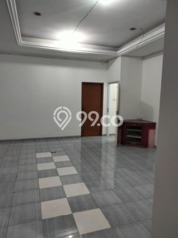 LOKASI PREMIUM! Rumah area Semarang Tengah, 4 KT, Lingkungan Tenang, Luas 200m2m² LB 350m2m² LOKASI PREMIUM! Rumah area Semarang Tengah, 4 KT, Lingkungan Tenang, Luas 200m2m² LB 350m2m²