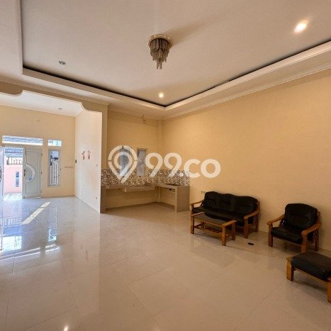 Lokasi strategis! Rumah siap pakai disewakan di Semarang Utara LB 180m2 Lokasi strategis! Rumah siap pakai disewakan di Semarang Utara LB 180m2