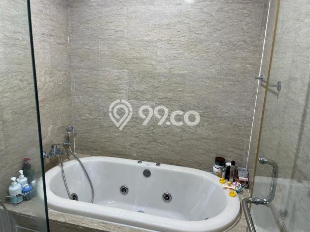Apartemen Kawasan Kebayoran Baru, 2 KM, Luas 180m2m², Lokasi Utama Apartemen Kawasan Kebayoran Baru, 2 KM, Luas 180m2m², Lokasi Utama