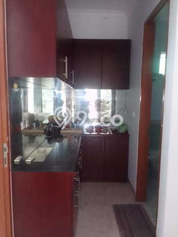 SIAP HUNI! Rumah Strategis area , Luas 180m2m² Bangunan 300m2m² SIAP HUNI! Rumah Strategis area , Luas 180m2m² Bangunan 300m2m²
