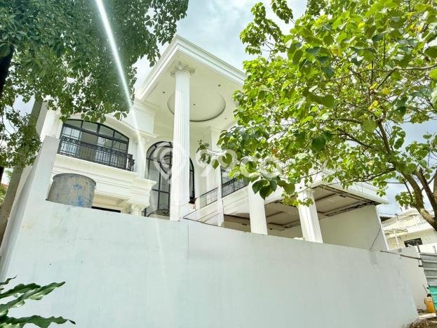 Hunian Mewah LB 485m2 Siap Pakai Desain Elegan di Sentul City, Bogor Hunian Mewah LB 485m2 Siap Pakai Desain Elegan di Sentul City, Bogor
