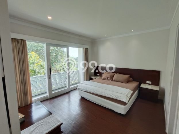 Lokasi strategis! Rumah siap pakai disewakan di Sentul City LB 550m2 Lokasi strategis! Rumah siap pakai disewakan di Sentul City LB 550m2