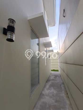 For Sale! Luxury House LT 330m2 Desain Modern di Sentul City For Sale! Luxury House LT 330m2 Desain Modern di Sentul City